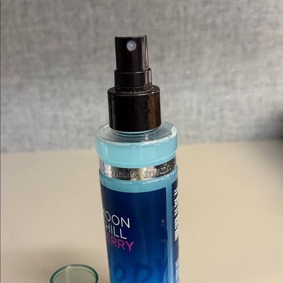 Avon mark. Moon Chill Berry Body Mist Big 6.7 Fl Oz Bottle - Picture 8 of 16